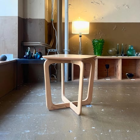 USED WOODEN COFFEE TABLE