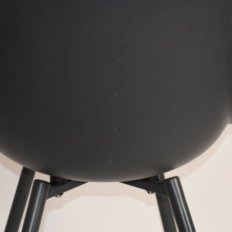 USED PLASTIC SHELL CHAIR