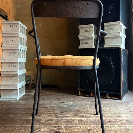 VINTAGE IRON FRAME FABRIC CHAIR