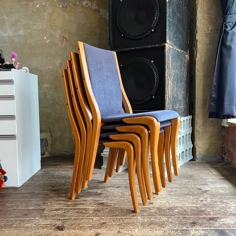 USED WOODEN LEG FABRIC SEAT CHAIR