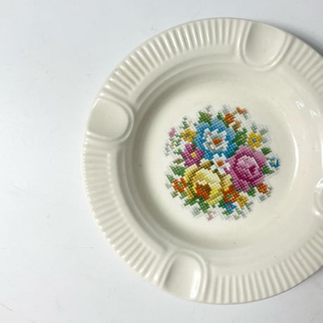 USED "SALEM" CERAMIC ASHTRAY