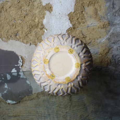 POTTERY FLOWER BASE