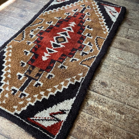 VINTAGE MOROCCAN RUG