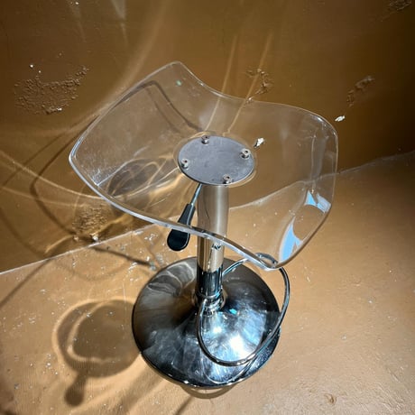 USED IRON LEG ACRYLIC SEAT CHAIR