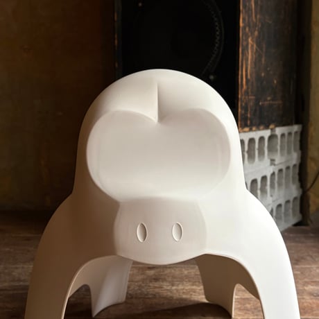 USED PLASTIC GORILLA STOOL