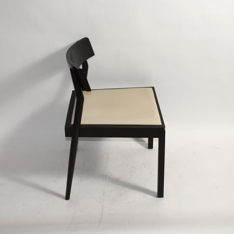 USED WOODEN CHAIR