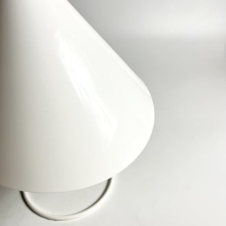 USED PLASTIC SHADE TABLE LAMP