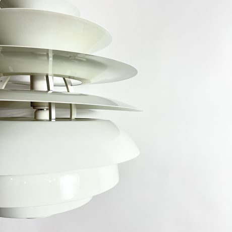 USED SCANDINAVIAN DESIGN 8SHADE PENDANT LAMP