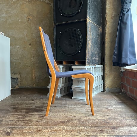USED WOODEN LEG FABRIC SEAT CHAIR