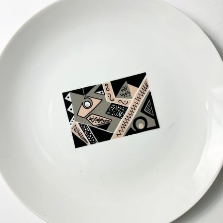 USED ABSTRACT PATTERN CERAMIC PLATTER