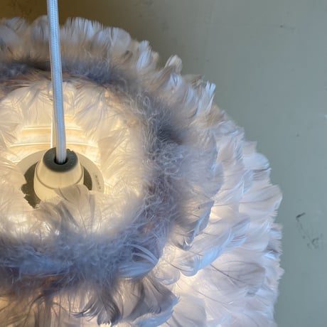 FEATHER SHADE PENDANT LAMP