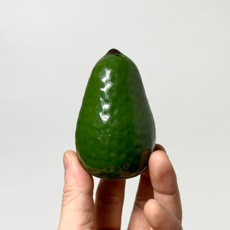 USED AVOCADO MOTIF CERAMIC SALT & PEPPER SHAKERS SET