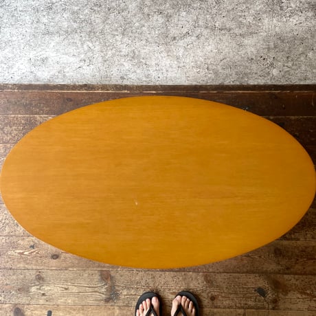 USED WOOD OVAL SIDE TABLE