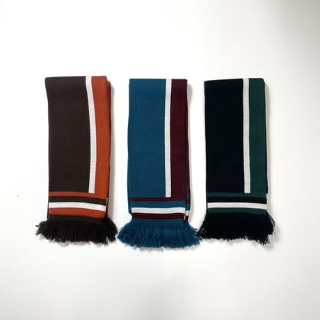 COMFORTABLE REASON "Reversible Scarf"