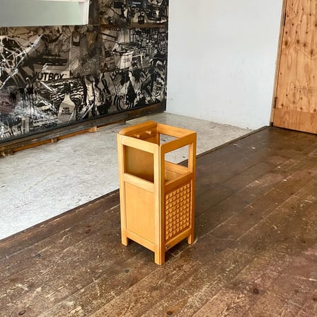 JAPAN USED "KARIMOKU" WOODEN UMBRELLA STAND