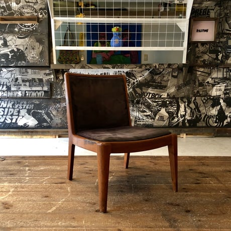WOODEN CHAIR