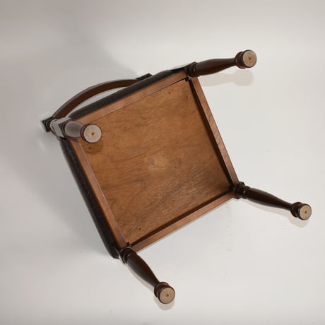 USED WOODEN CHAIR