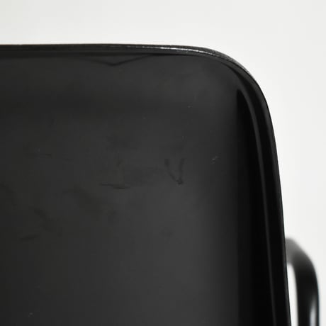 USED PLASTICS STACKING ARM CHAIR