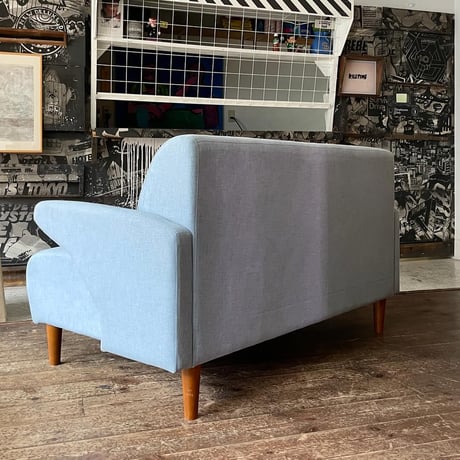 USED WOODEN LEG FABRIC 2P SOFA