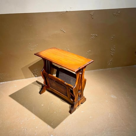 JAPAN USED "KARIMOKU" WOODEN MAGAZINE RACK & SIDE TABLE