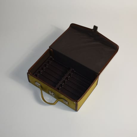 USED "SERVICE MFG CO." 12 AUDIO CASSETTE TAPE CARRYING CASE