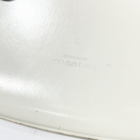USED 90'S "HERMAN MILLER / EAMES" STACKING SHELL CHAIR