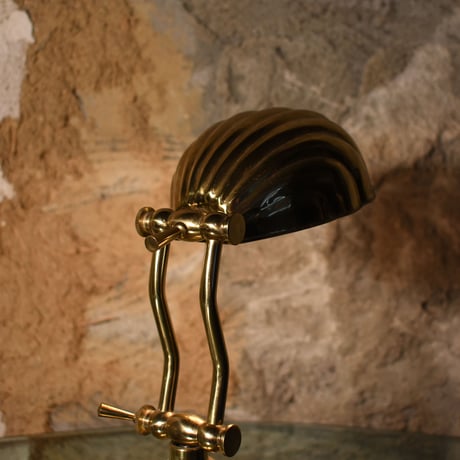SHELL IRON TABLE LAMP