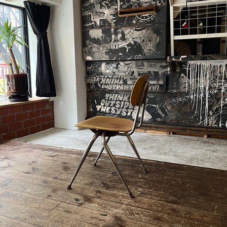 VINTAGE STEEL CHAIR