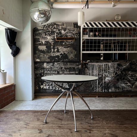 USED ALUMINUM LEG WOODEN TOP BOARD ROUND TABLE