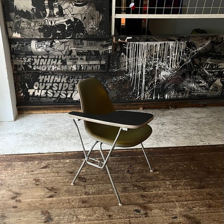 VINTAGE 50’S-60’S “HERMAN MILLER” STEEL FRAME NAUGAHYDE LEATHER WOODEN TABLE CHAIR