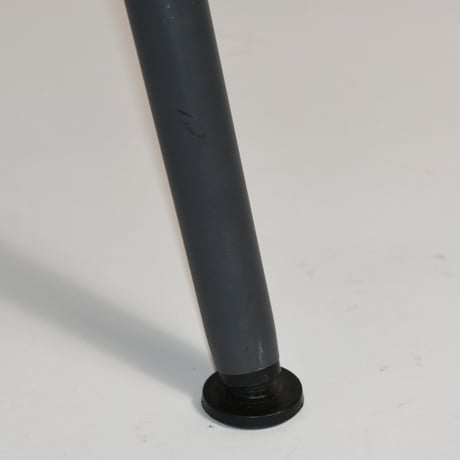 USED PLASTIC SHELL CHAIR