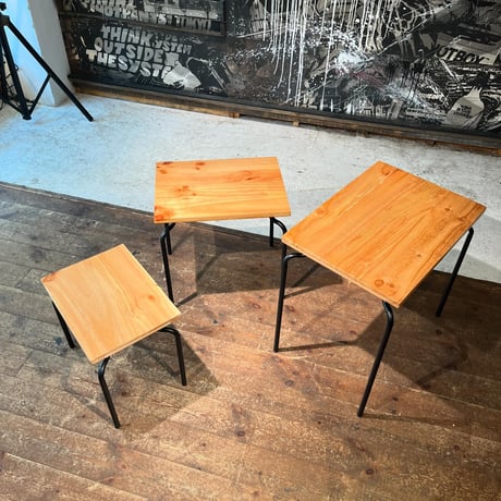 USED METAL LEG WOODEN TOP BOARD NESTING TABLE