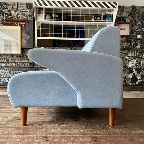 USED WOODEN LEG FABRIC 2P SOFA