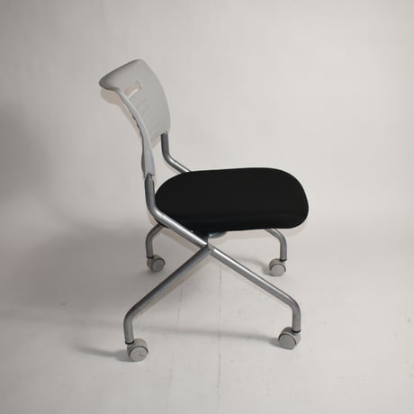 USED STACKING CARRY CHAIR