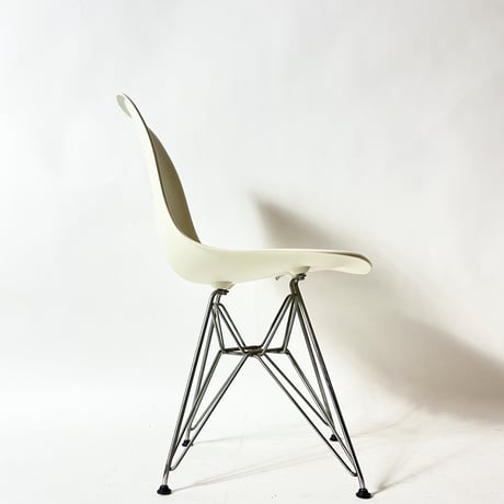 USED / "HERMAN MILLER / EAMES" SHELL CHAIR