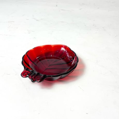 VINTAGE 50-70'S "ANCHOR HOCKING / ROYAL RUBY" GLASS ASHTRAY