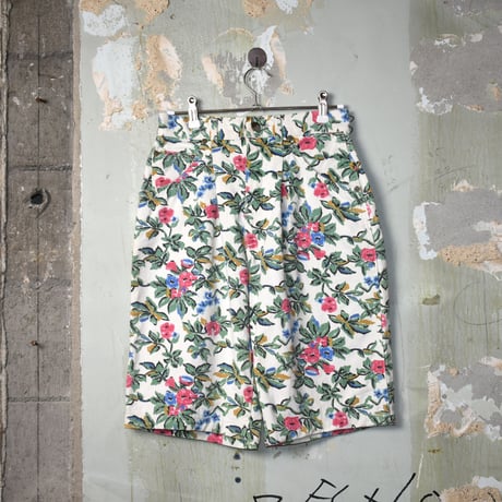 LADIES DEAD STOCK 80'S "LEE" FLORAL SHORTS