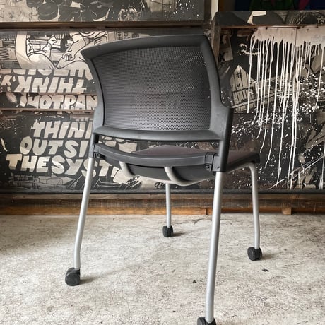 USED FOLDING CARRY CHAIR