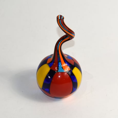 USED MULTICOLORED GLASS STATUE