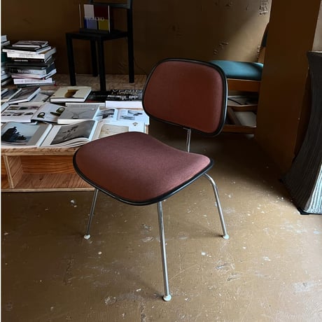 VINTAGE 70-80'S "HARMAN MILLER / EAMS" DCM TWO PEACE PLASTIC CHAIR