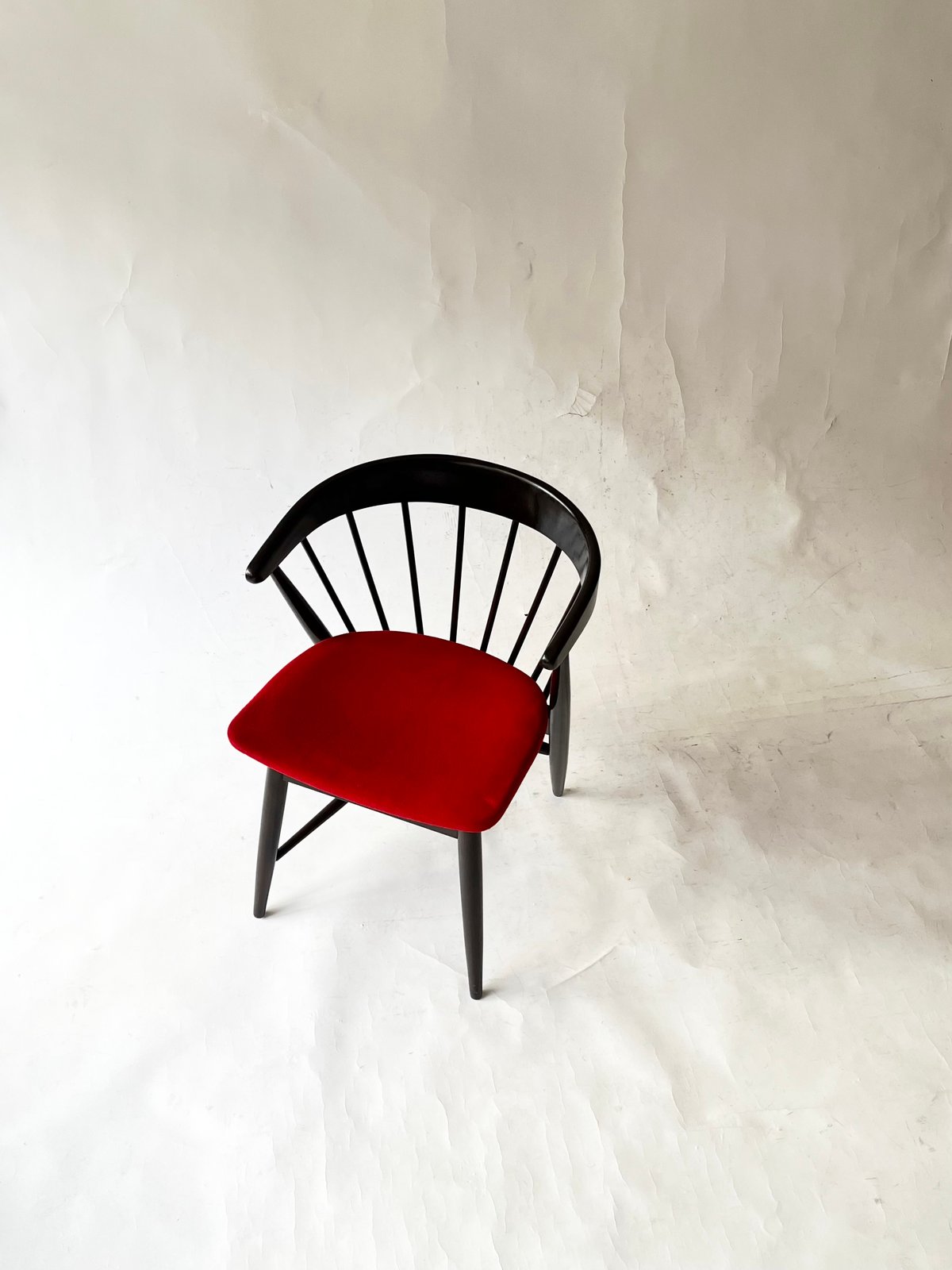 オールドキツツキのローガンチェア（スレ、焼けあり） オールドキツツキのローガンチェア（スレ、焼けあり） オールド