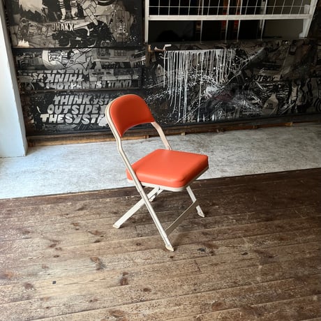 USED “CLARIN” STEEL FRAME VINYL LEATHER FOLDING CHAIR