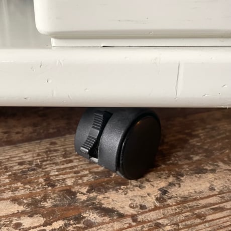 JAPAN USED “KARIMOKU” WOODEN SHELF WITH CASTERS