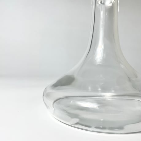 USED GLASS DECANTER