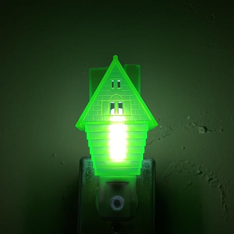 NEW "FAMILY MAID" SENSORED NIGHT LIGHT