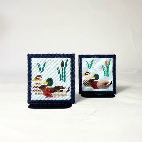 USED TVISTSOM EMBROIDERY BOOKENDS