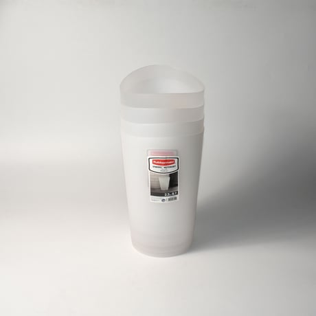 NEW "RUBBERMAID" PLASTIC TRASH CAN