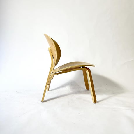 USED WOODEN CHAIR