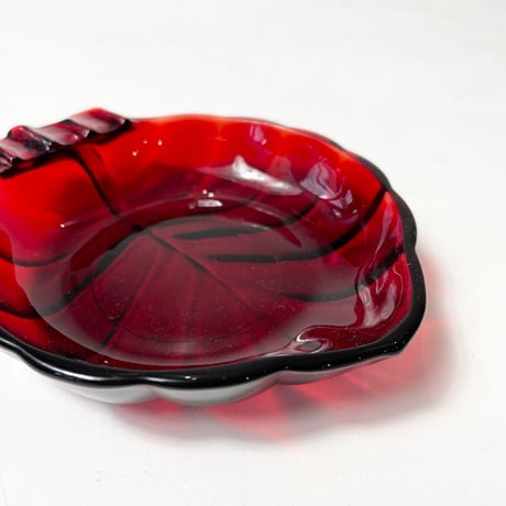 VINTAGE 50-70'S "ANCHOR HOCKING / ROYAL RUBY" GLASS ASHTRAY
