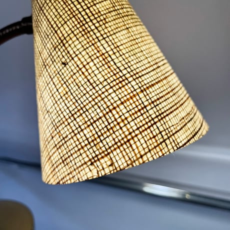 VINTAGE 50-60’s FIBERGLASS SHADE WOODEN & METAL TABLE LAMP